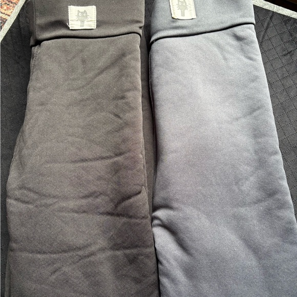 Black and Gray Leggings with Full Length and Smooth Texture - Picture 2 of 4